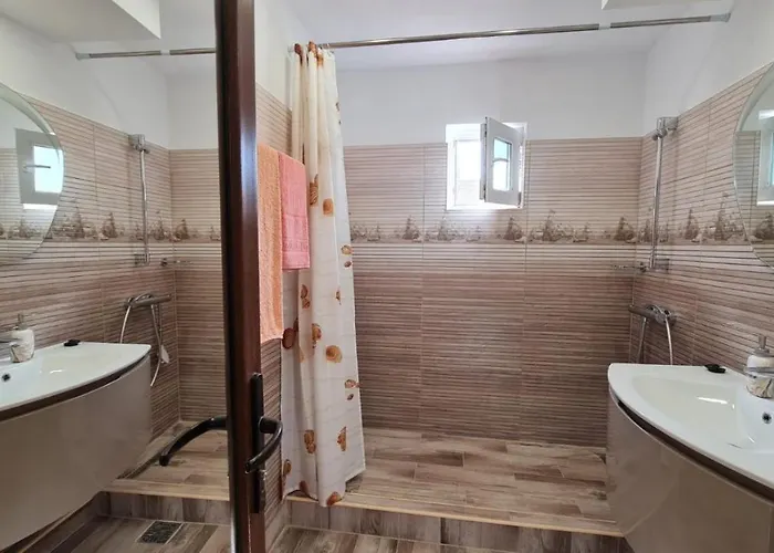 Iulia Deluxe סולינה