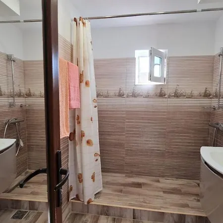 Iulia Deluxe Sulina